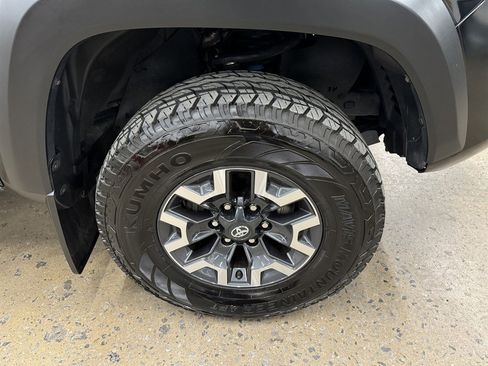 Used 2023 Toyota Tacoma TRD Off-Road w/ Technology Package AWD/4WD image 20