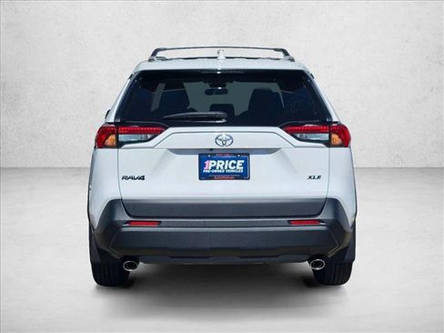 Used 2020 Toyota RAV4 XLE w/ Convenience Package FWD image 7