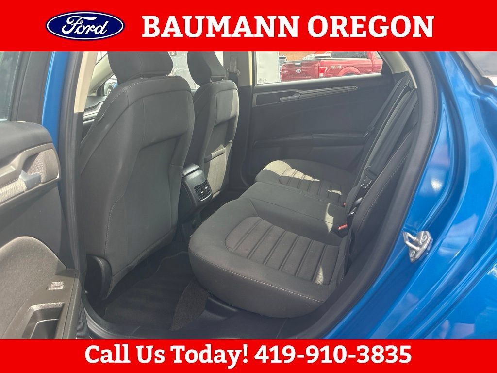 Used 2020 Ford Fusion SE FWD image 14