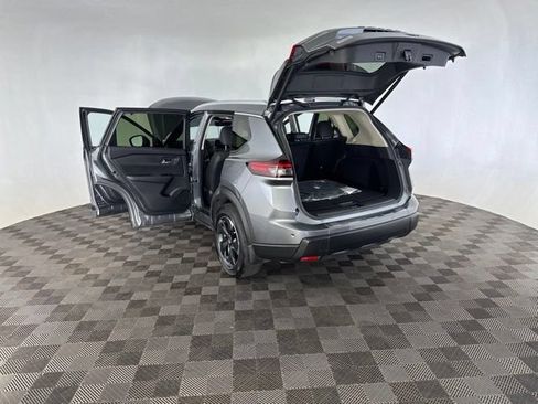 Certified 2024 Nissan Rogue SV w/ SV Premium Package AWD/4WD image 16