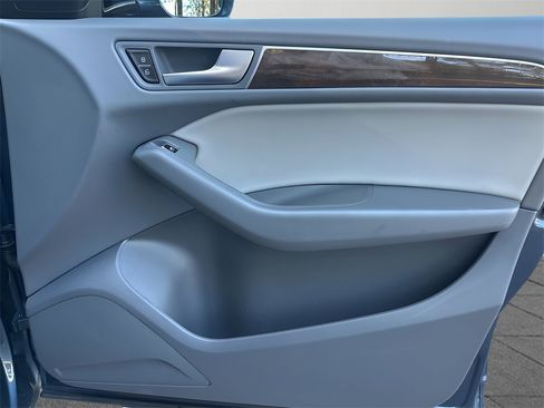 Used 2016 Audi Q5 2.0T Premium image 16