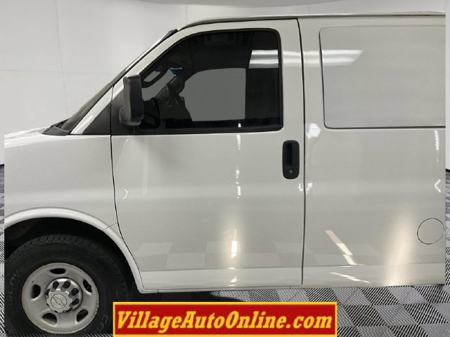 Used 2017 Chevrolet Express 2500 RWD image 8