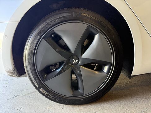 Used 2019 Tesla Model 3 Long Range image 29