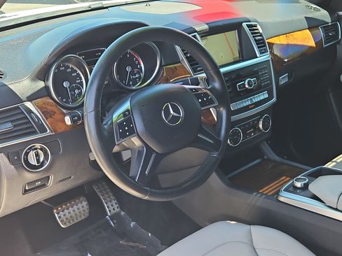 Used 2015 Mercedes-Benz ML 400 4MATIC image 13