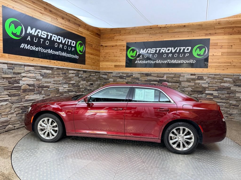 Used 2021 Chrysler 300 Touring L AWD/4WD image 3