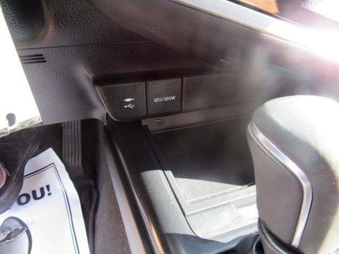 Used 2019 Toyota Camry SE FWD image 21