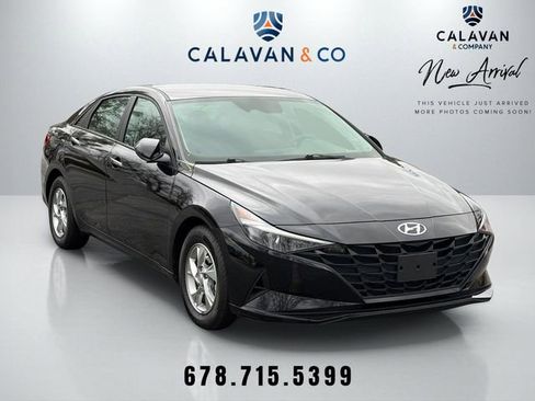 Used 2022 Hyundai Elantra SE image 1