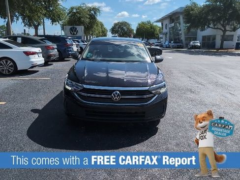 Used 2024 Volkswagen Jetta SE FWD image 2