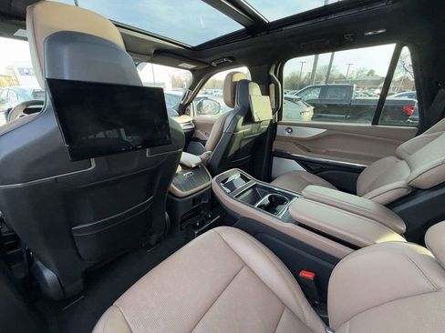 Used 2025 Lincoln Navigator L Black Label image 27