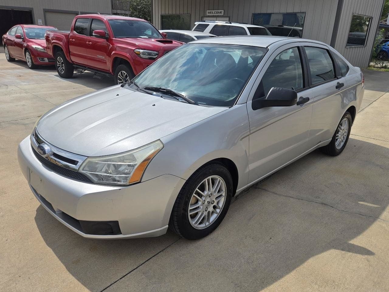 Used 2009 Ford Focus SE FWD image 3