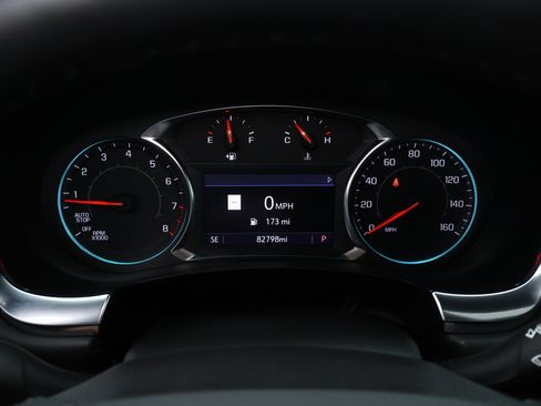 Used 2023 Chevrolet Traverse LT w/ LT Premium Package FWD image 17