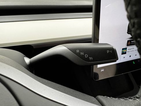 Used 2024 Tesla Model Y Long Range image 25