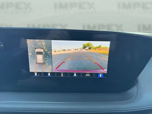 Used 2024 Buick Encore GX Avenir w/ Avenir Technology Package FWD image 19