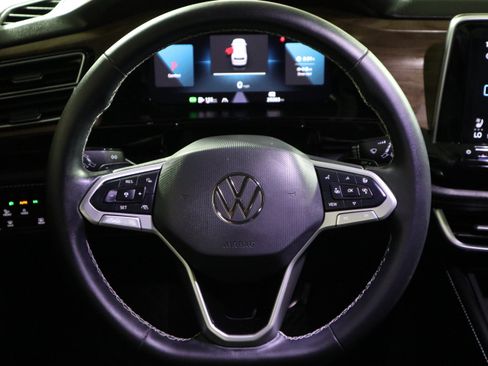 Used 2024 Volkswagen Atlas SE FWD image 16