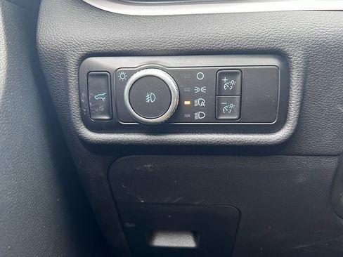Used 2023 Ford Explorer XLT w/ Equipment Group 202A AWD/4WD image 29