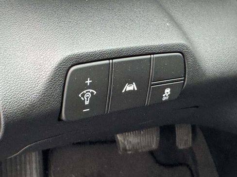 Certified 2023 Hyundai Elantra SEL image 17