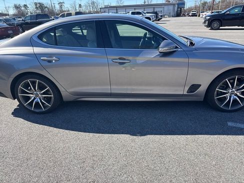 Used 2023 Genesis G70 2.0T image 2