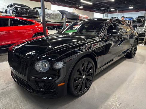Used 2022 Bentley Flying Spur V8 image 9