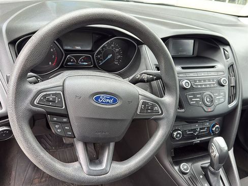 Used 2015 Ford Focus SE image 14