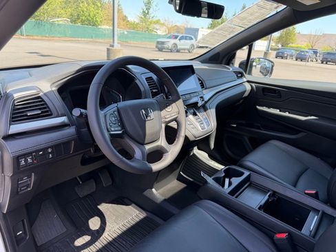 Used 2023 Honda Odyssey Sport image 16