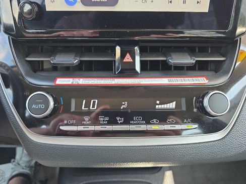 Used 2026 Toyota Corolla LE FWD image 33