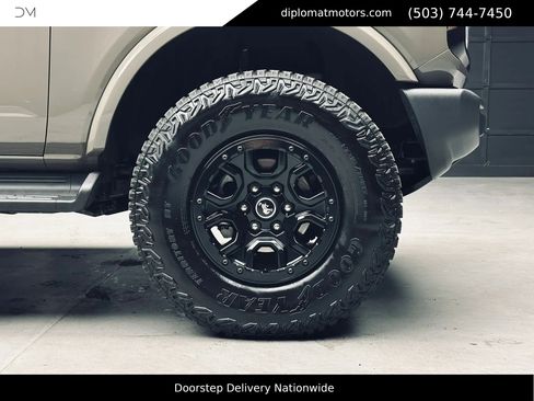 Used 2025 Ford Bronco Outer Banks AWD/4WD image 45
