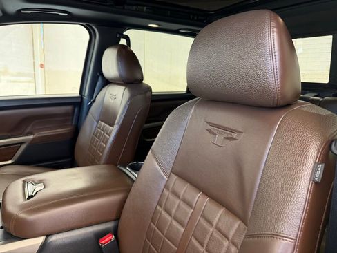 Used 2021 Nissan Titan Platinum Reserve w/ Moonroof Package AWD/4WD image 31