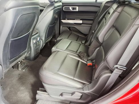 Used 2020 Ford Explorer XLT w/ Equipment Group 202A AWD/4WD image 7