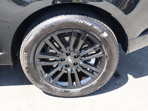 Used 2025 Land Rover Range Rover Long Wheelbase SE AWD/4WD image 13