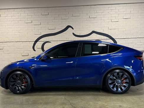 Used 2024 Tesla Model Y Performance image 9