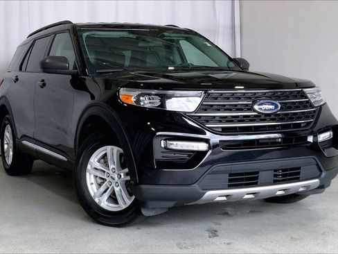 Used 2022 Ford Explorer XLT w/ Equipment Group 202A image 34