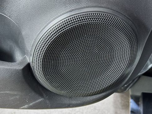 Used 2023 Nissan Kicks S image 22