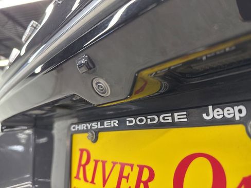 Used 2024 Jeep Wagoneer Series II w/ Convenience Group I AWD/4WD image 7