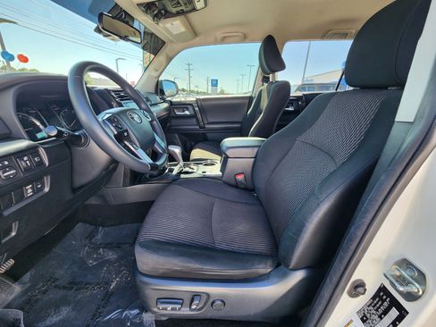Used 2022 Toyota 4Runner TRD Off-Road AWD/4WD image 18
