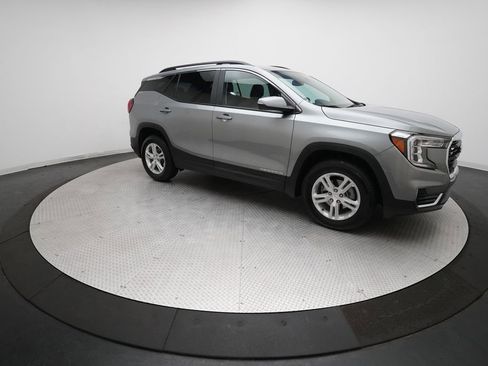 Used 2024 GMC Terrain SLE w/ Driver Convenience Package image 36