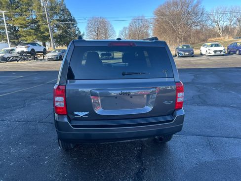 Used 2014 Jeep Patriot Sport w/ Power Value Group image 4