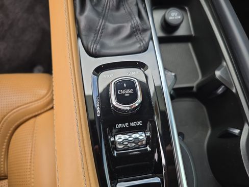 Used 2017 Volvo S90 T6 Inscription w/ Vision Package image 26