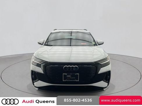 Used 2025 Audi Q4 e-tron Prestige image 2