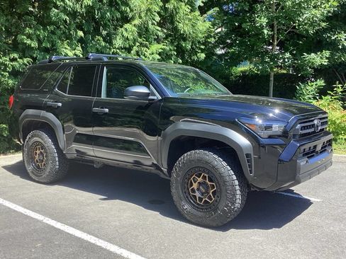 Used 2025 Toyota 4Runner SR5 AWD/4WD image 7