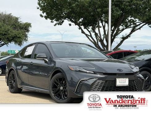 New 2026 Toyota Camry SE FWD image 1