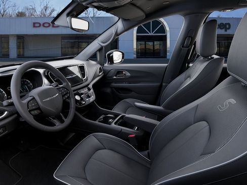 New 2026 Chrysler Pacifica Limited w/ S Appearance Package FWD image 24