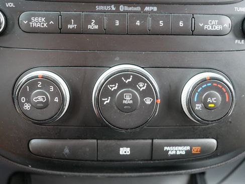 Used 2014 Kia Soul FWD image 27