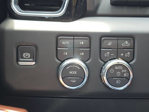 Certified 2026 GMC Sierra 1500 Denali Ultimate AWD/4WD image 18