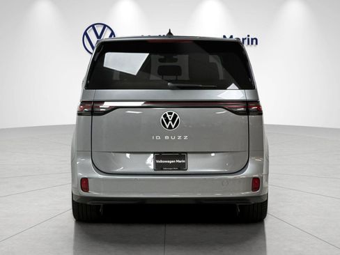 New 2025 Volkswagen ID. Buzz Pro S RWD image 4