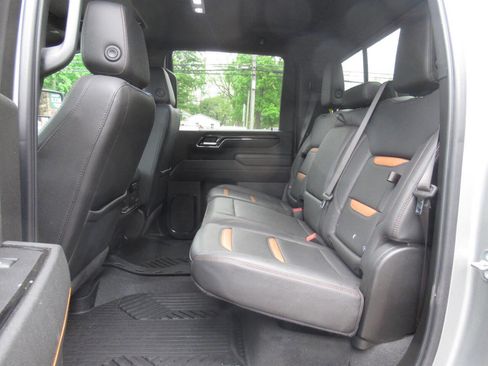 Used 2024 GMC Sierra 2500 AT4 w/ AT4 Premium Plus Package AWD/4WD image 20