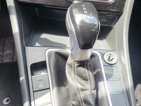 Used 2025 Volkswagen Jetta Sport FWD image 6