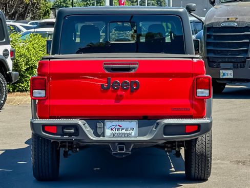 Used 2021 Jeep Gladiator Sport w/ Trailer Tow Package AWD/4WD image 5