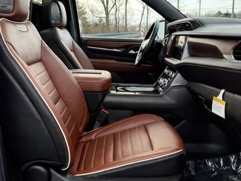 Used 2023 GMC Yukon Denali Ultimate AWD/4WD image 14