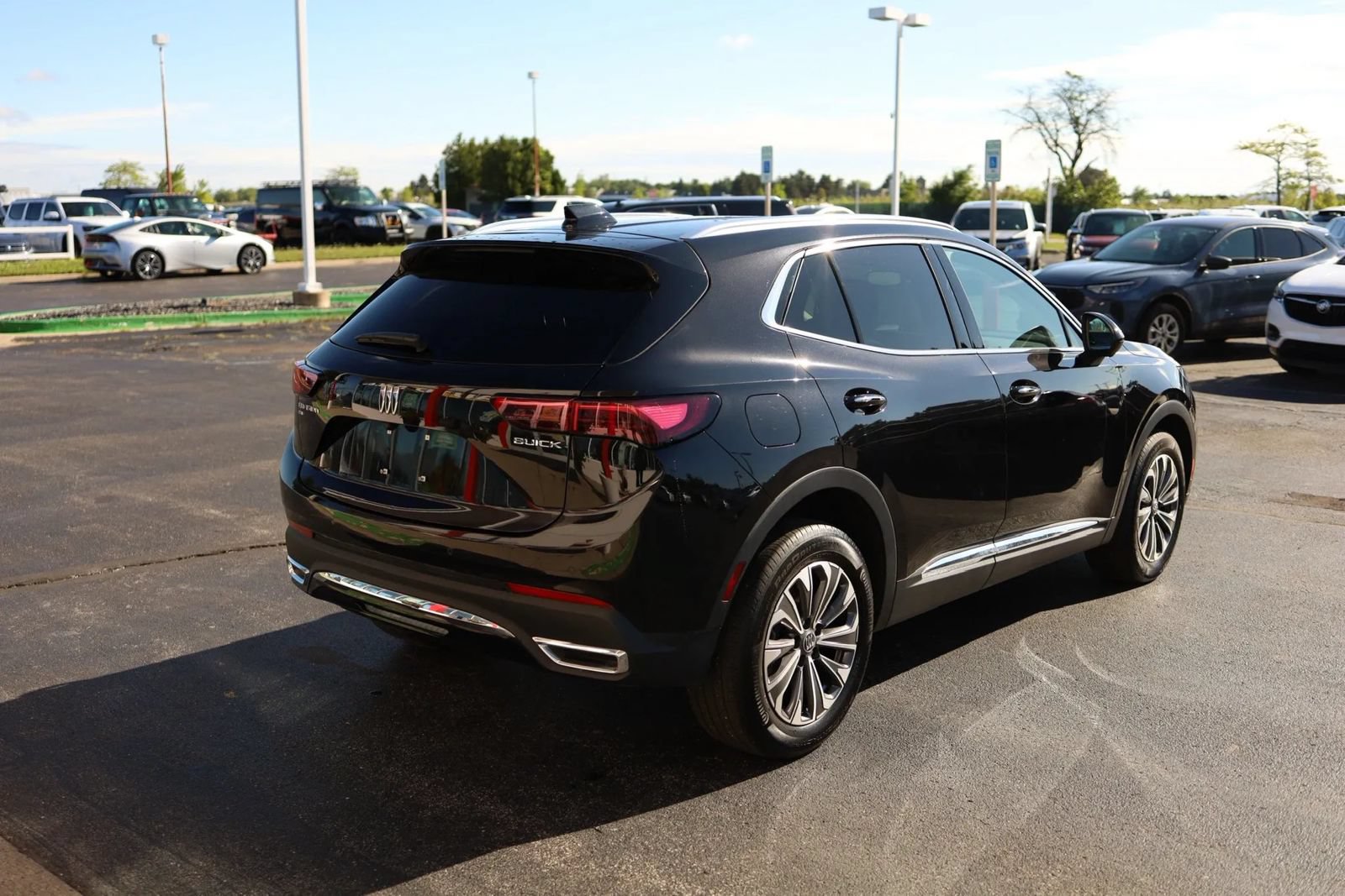 Used 2025 Buick Envision Preferred AWD/4WD image 5