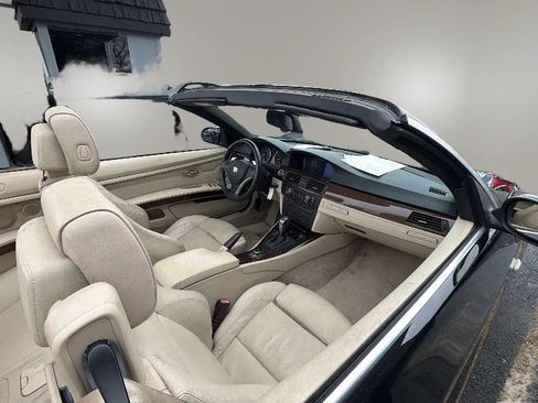 Used 2009 BMW 335i Convertible w/ Premium Pkg image 19